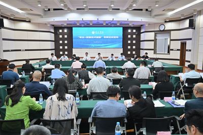 深化數智賦能合作，共繪教育創新藍圖——校長劉永彪赴閩江學院開展專家論證與交流活動